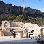 Exclusive Olive & Herb Villa, Mountain To Sea Views, Rhodes 아판토우