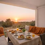 빌라 Exclusive Olive & Herb Villa, Mountain To Sea Views, Rhodes 아판토우