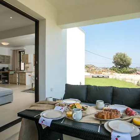 Exclusive Olive & Herb Villa, Mountain To Sea Views, Rhodes אפאנטו