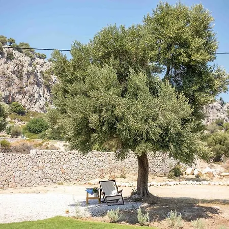 Exclusive Olive & Herb Villa, Mountain To Sea Views, Rhodes Vila *