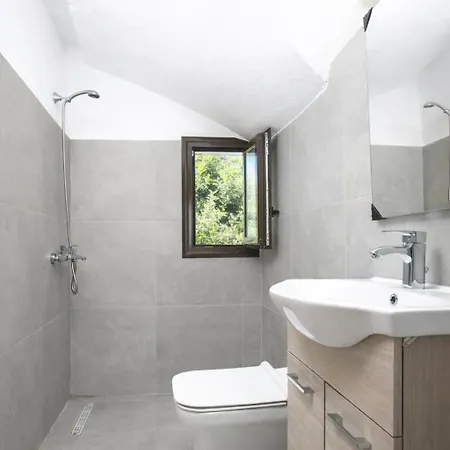 Exclusive Olive & Herb Villa, Mountain To Sea Views, Rhodes וילה