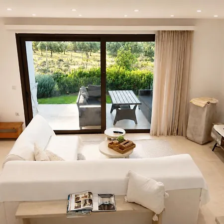 וילה Exclusive Olive & Herb Villa, Mountain To Sea Views, Rhodes אפאנטו
