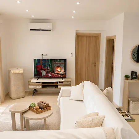 Exclusive Olive & Herb Villa, Mountain To Sea Views, Rhodes * אפאנטו